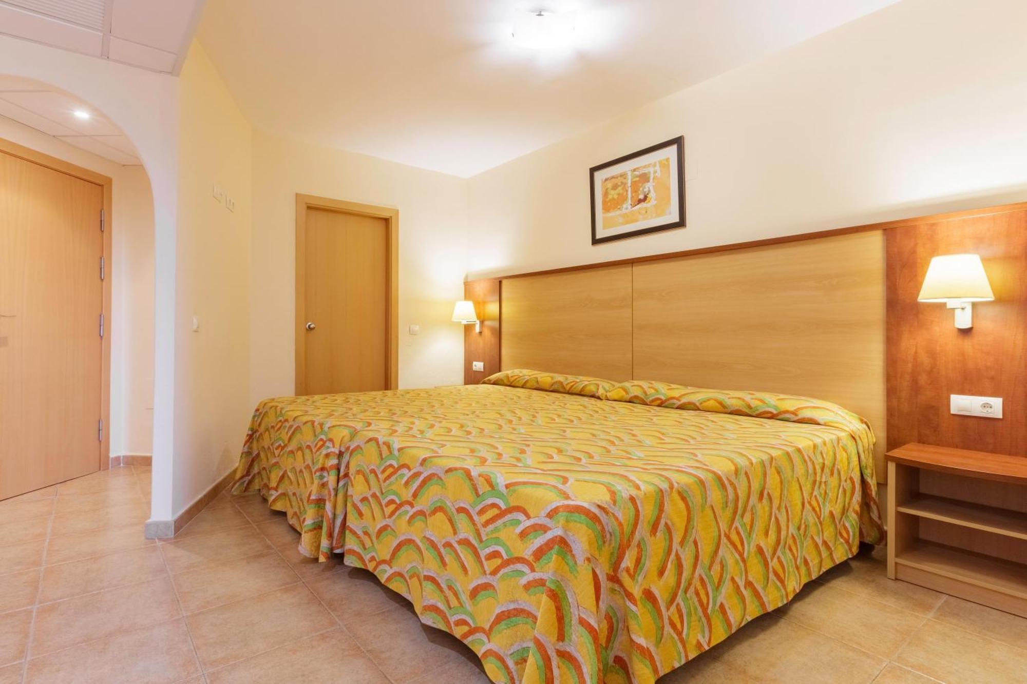 Apartamentos Best Alcazar Ла Херадура Екстериор снимка