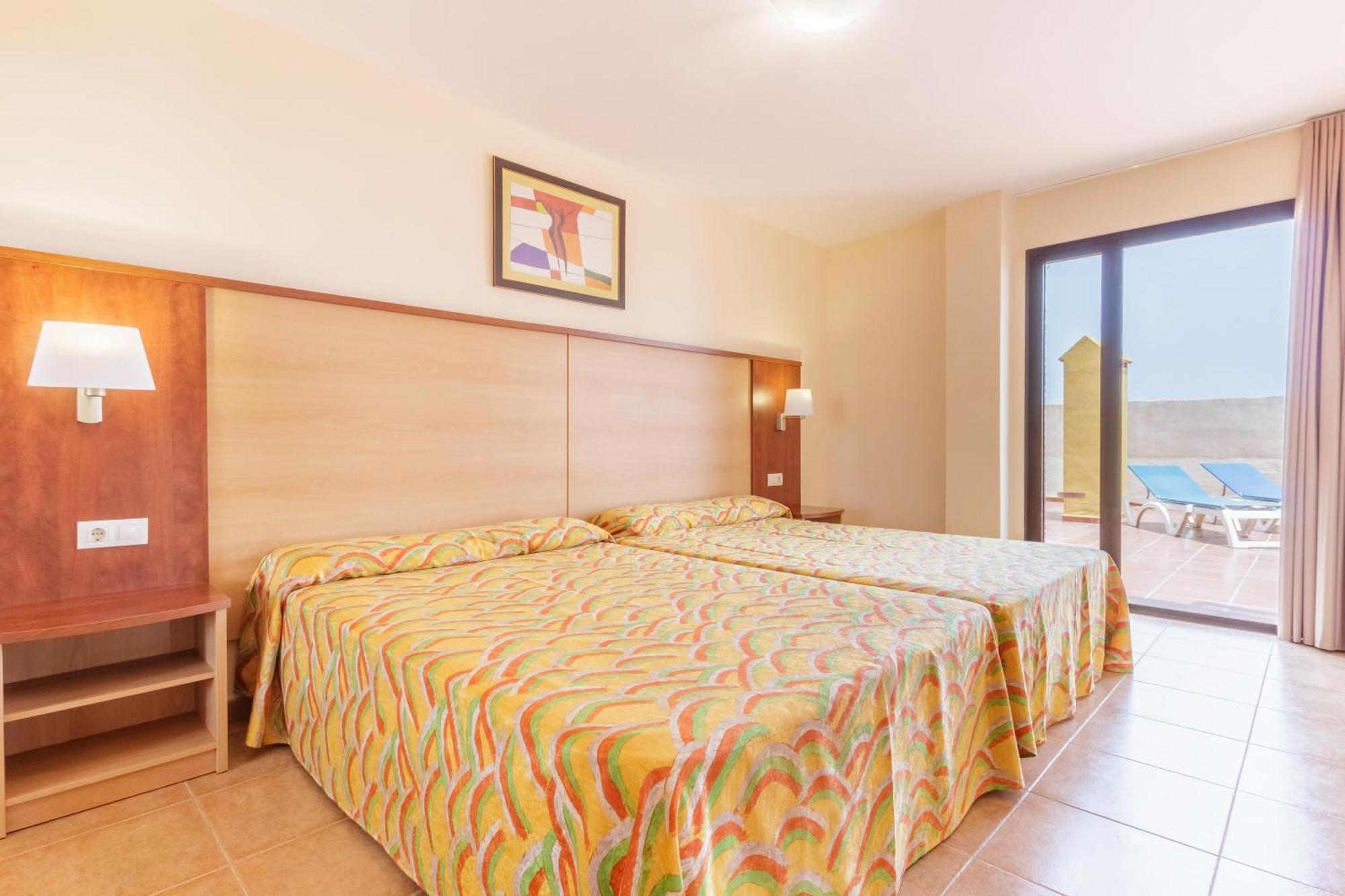 Apartamentos Best Alcazar Ла Херадура Екстериор снимка