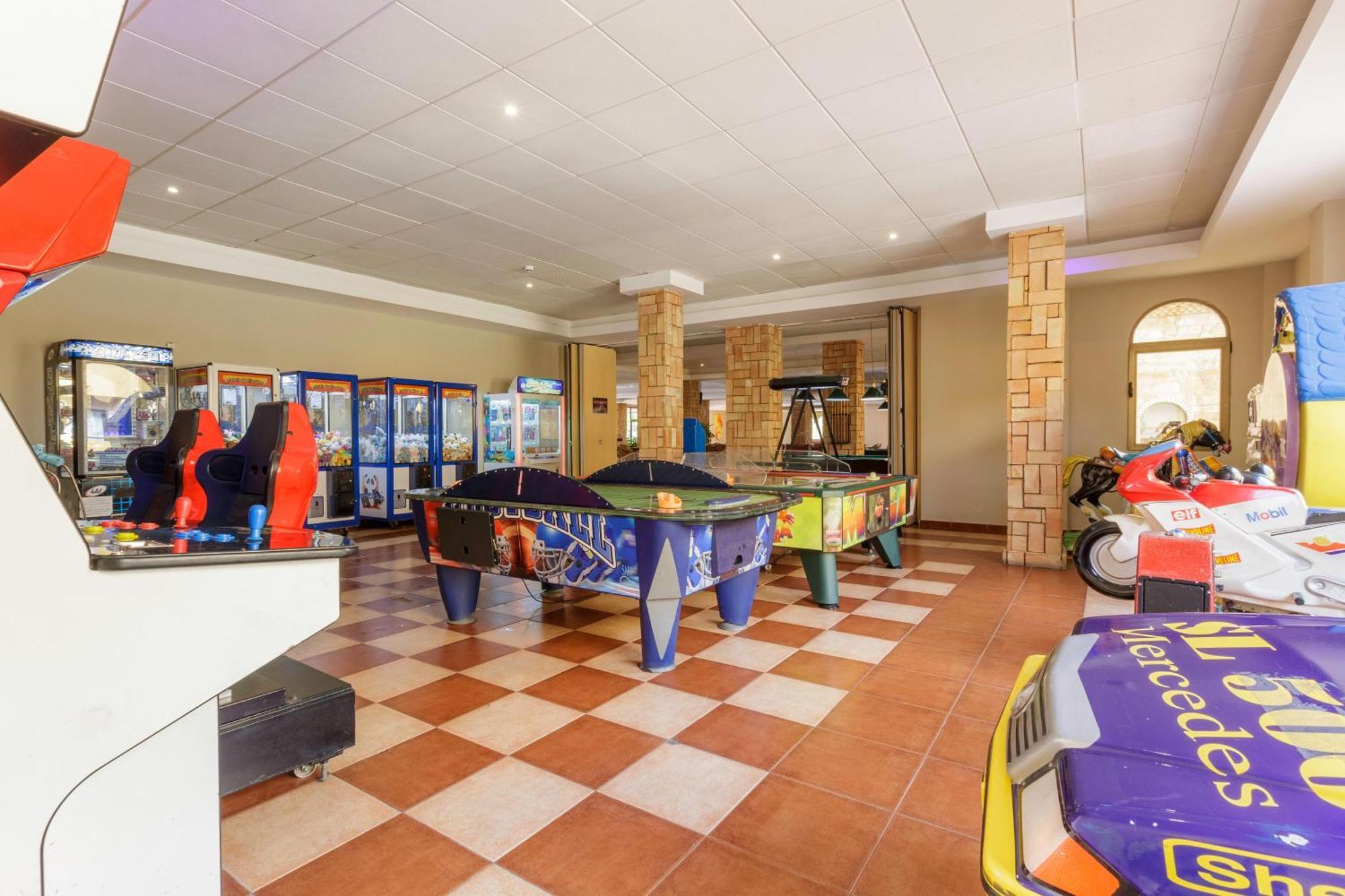 Apartamentos Best Alcazar Ла Херадура Екстериор снимка