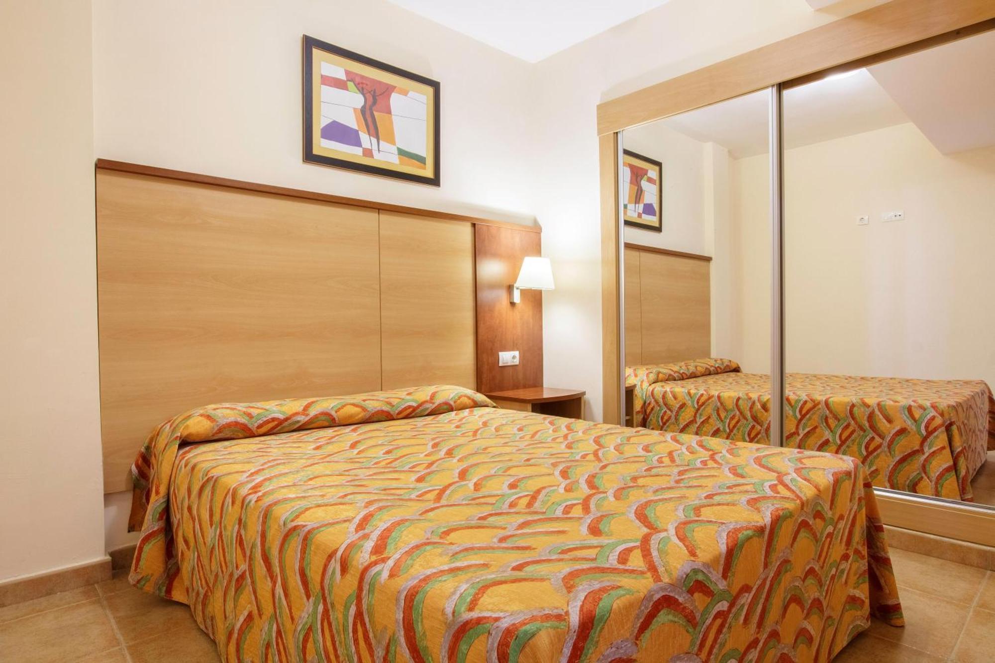 Apartamentos Best Alcazar Ла Херадура Екстериор снимка